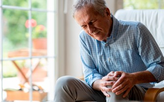 Artrite reumatoide: quali sono i sintomi iniziali?