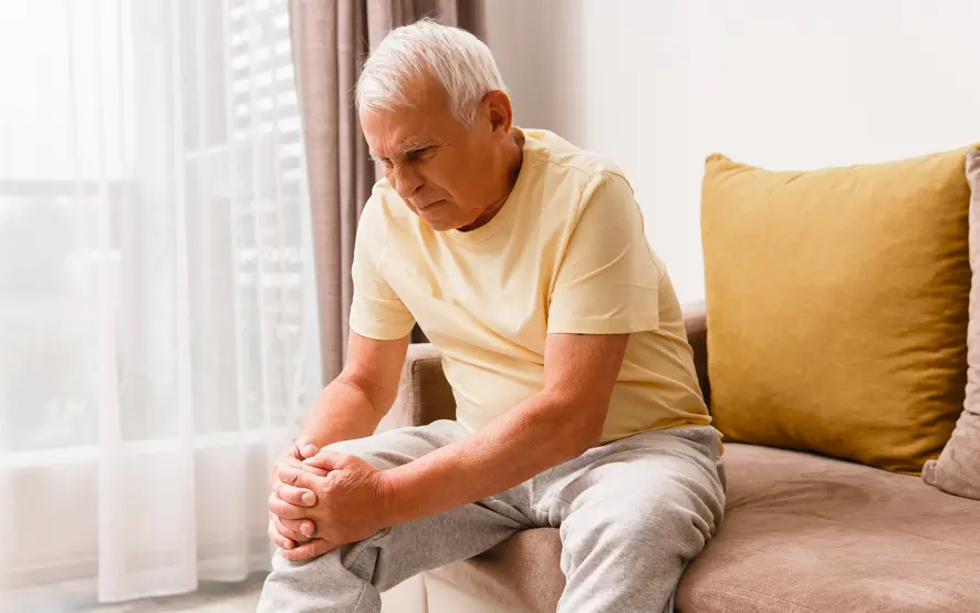 Montascale a poltroncina per artrosi alle gambe