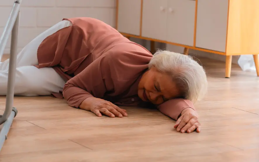 Sicurezza contro la caduta dalle scale degli anziani