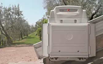 Montascale a piattaforma per anziani in carrozzina