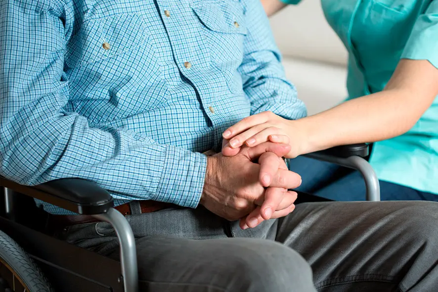 Sedia a rotelle e montascale: la soluzione più sicura Sedia a rotelle e montascale: la soluzione più sicura